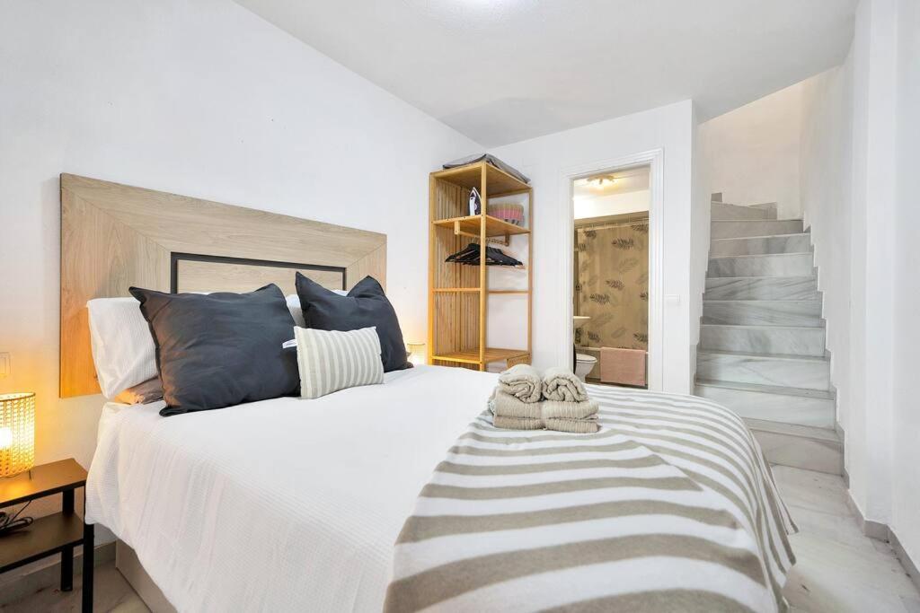 Duplex Con Vistas Al Mar, Piscina Y Gimnasio - Las Abejeras 226 Estepona Luaran gambar