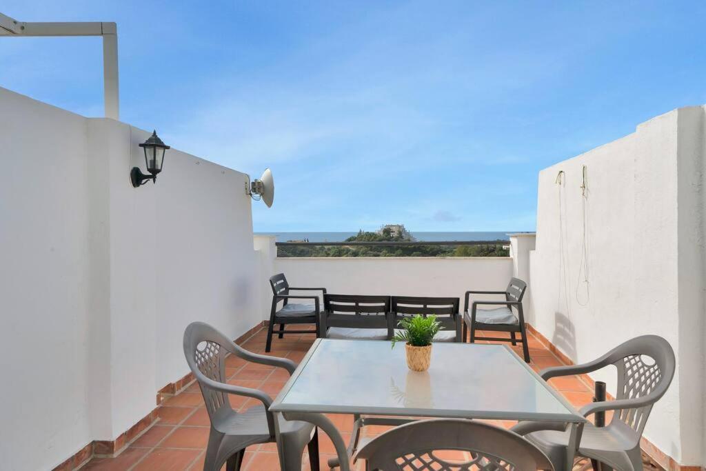 Duplex Con Vistas Al Mar, Piscina Y Gimnasio - Las Abejeras 226 Estepona Luaran gambar